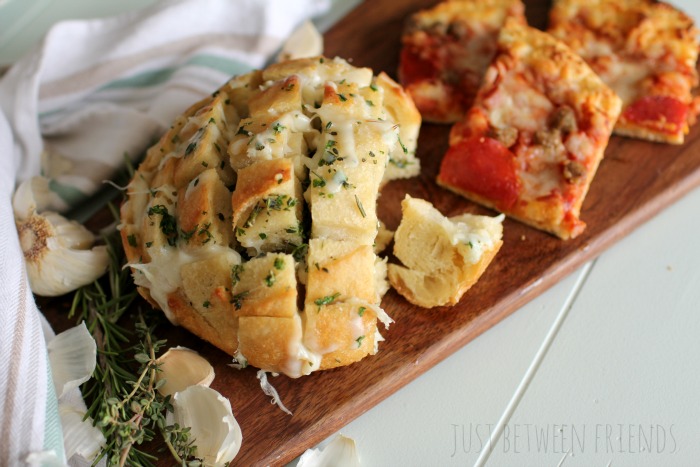 cheesy garlic pull apart bread