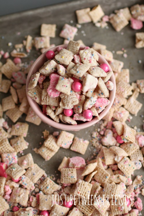 frosted animal cookie muddy buddies