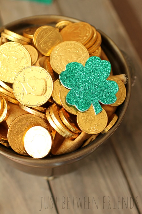 easy glitter shamrock hairclip