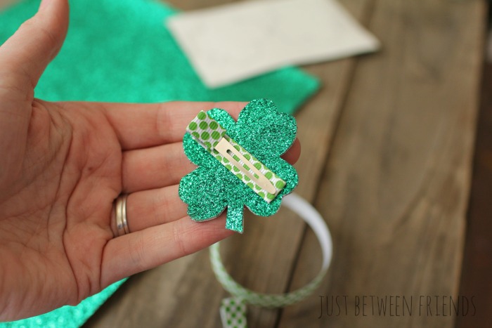 glitter hairclip tutorial