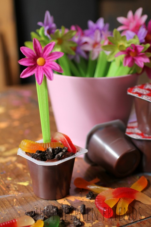 oreo dirt cups with flower spoons