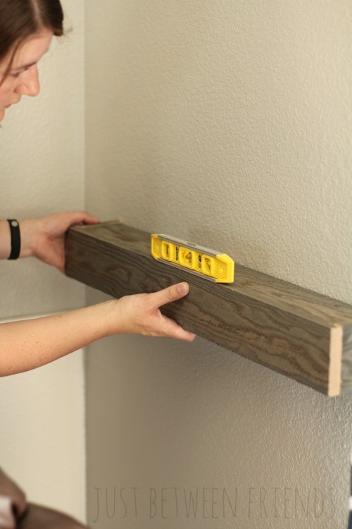 making a floating shelf level
